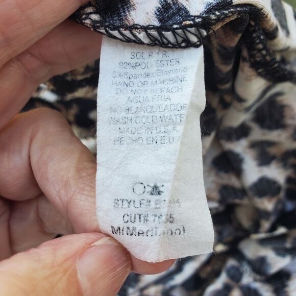 Womens Sz Medium Tunic Animal Print With Green Long Sleeves - Picture 3 of 5